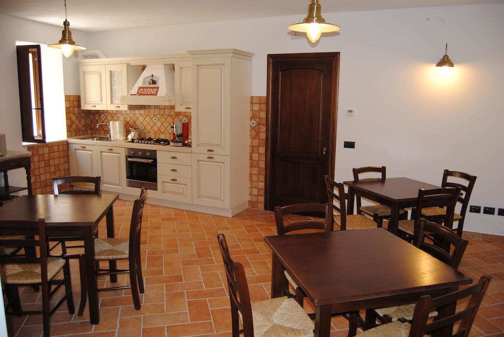 Il Giardino Di Julia B&B ตอร์โตรา ภายนอก รูปภาพ