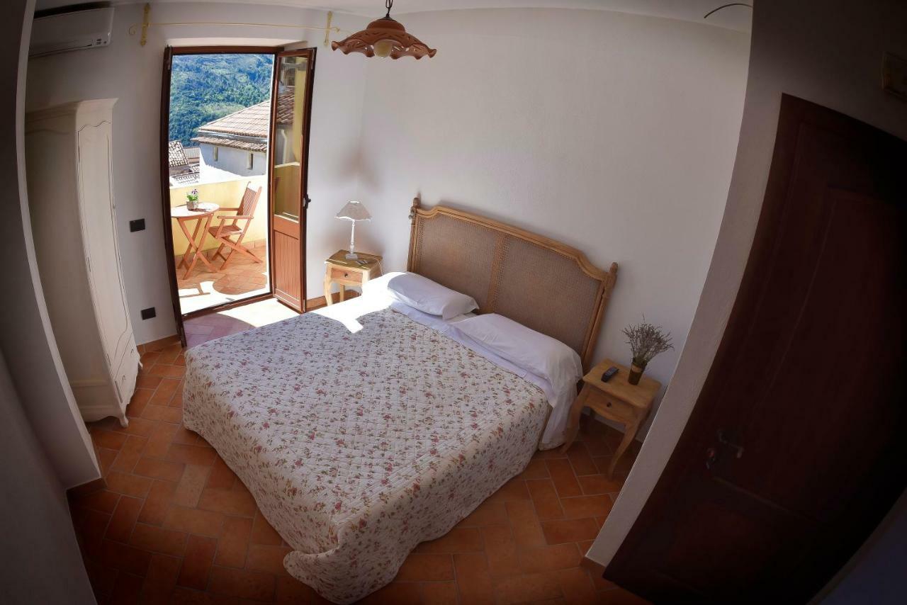 Il Giardino Di Julia B&B ตอร์โตรา ภายนอก รูปภาพ