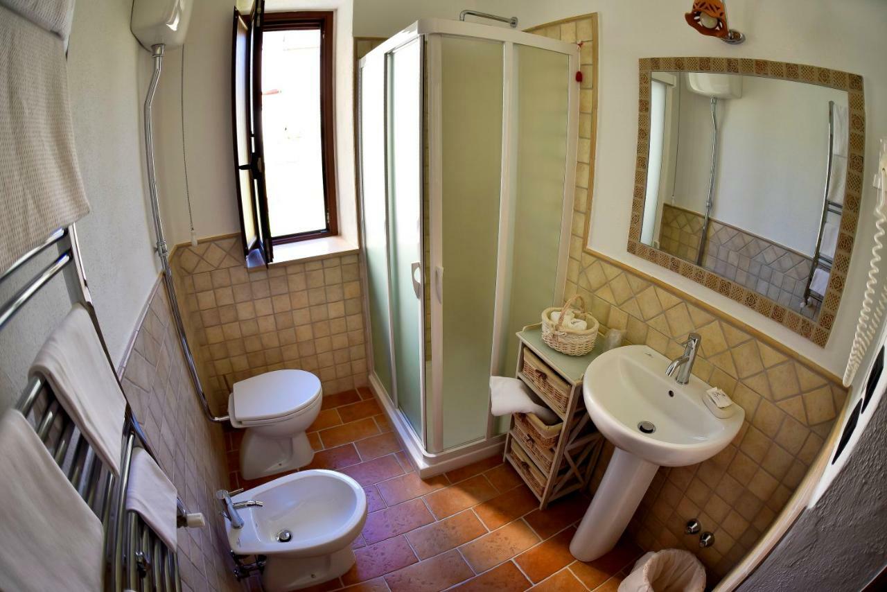 Il Giardino Di Julia B&B ตอร์โตรา ภายนอก รูปภาพ
