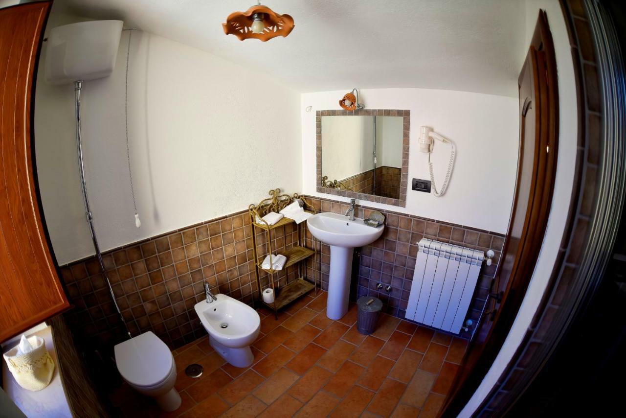 Il Giardino Di Julia B&B ตอร์โตรา ภายนอก รูปภาพ
