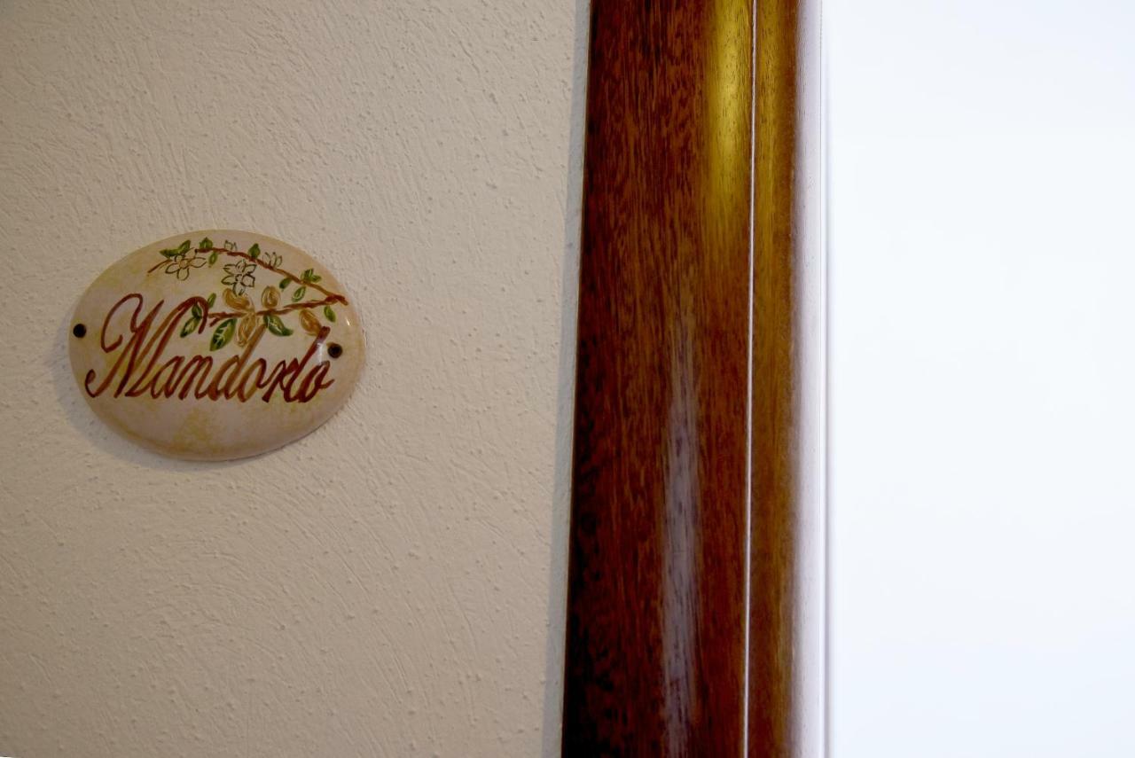 Il Giardino Di Julia B&B ตอร์โตรา ภายนอก รูปภาพ